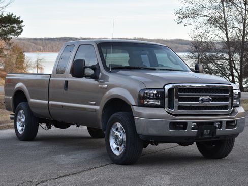 Used 2005 Ford F250 XLT image 1