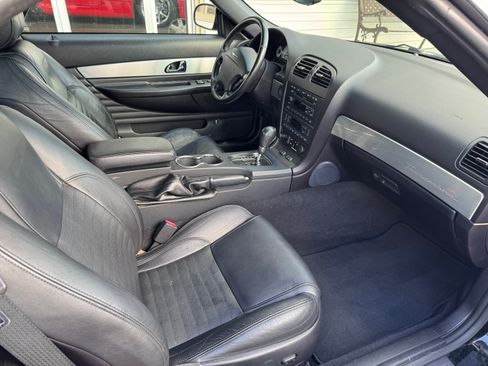 Used 2003 Ford Thunderbird image 10