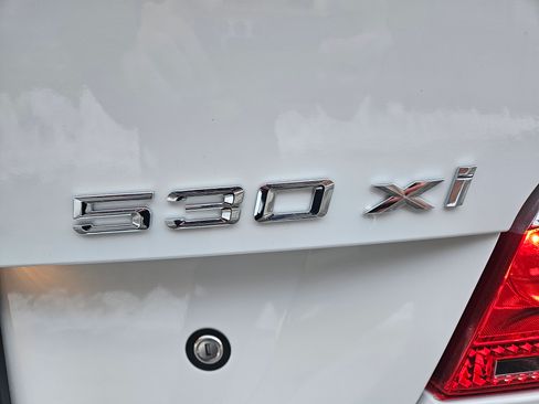 Used 2007 BMW 530xi image 10