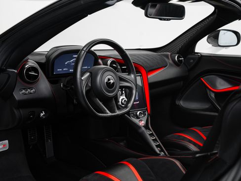 Used 2020 McLaren 720S Performance image 12