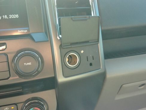 Used 2015 Ford F150 XLT image 66