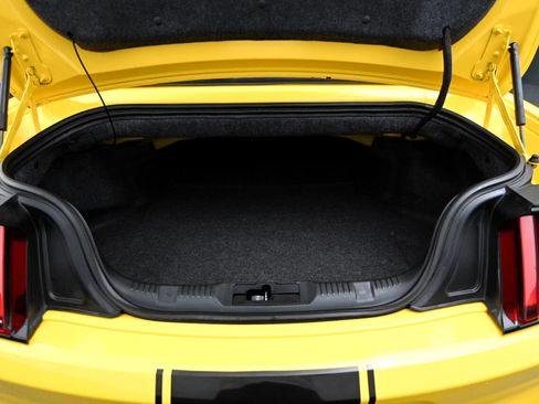 Used 2017 Ford Mustang GT Premium image 31