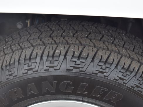 Used 2018 Chevrolet Silverado 1500 4x4 Double Cab image 45