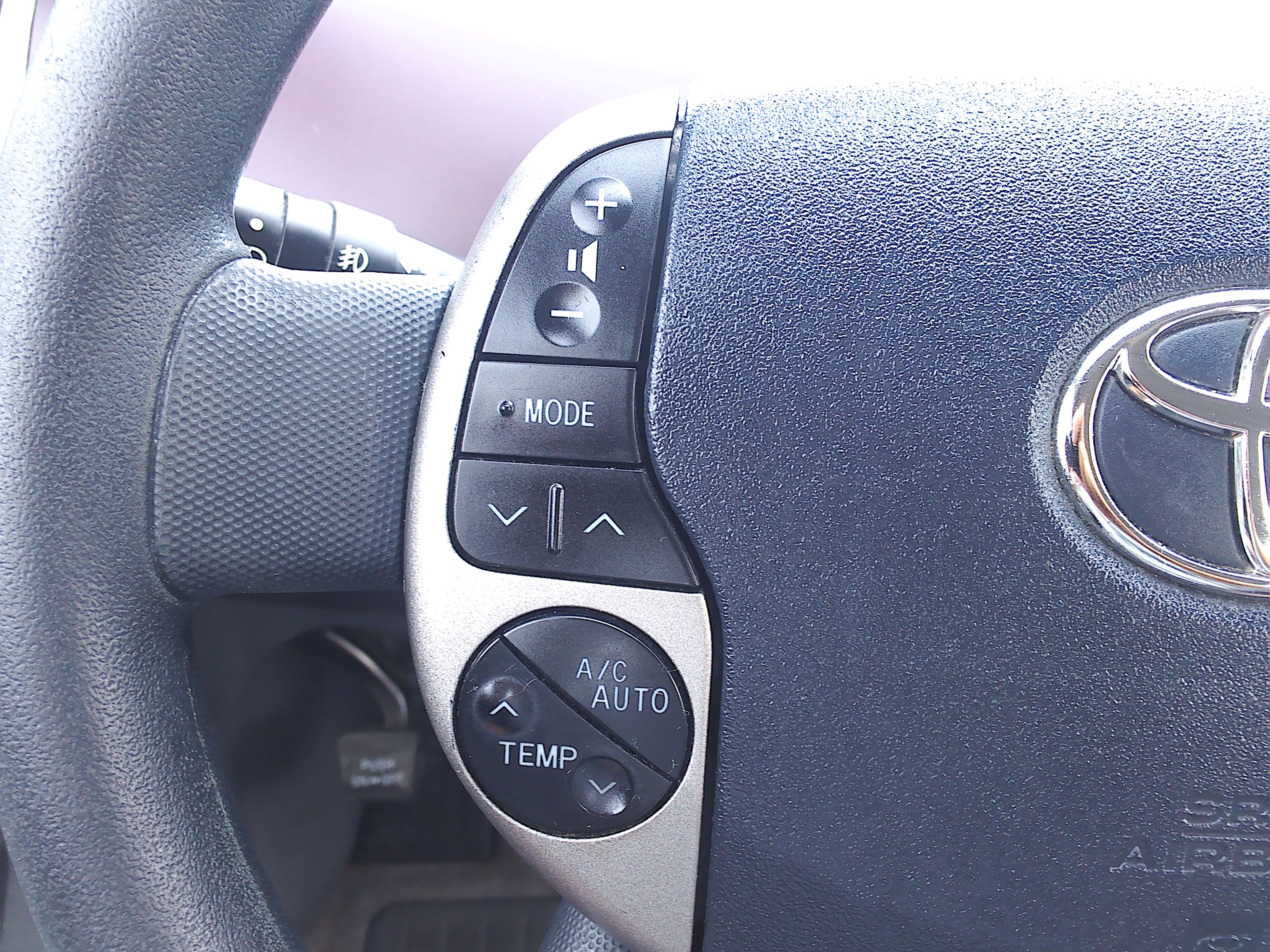 Used 2005 Toyota Prius Two FWD image 24