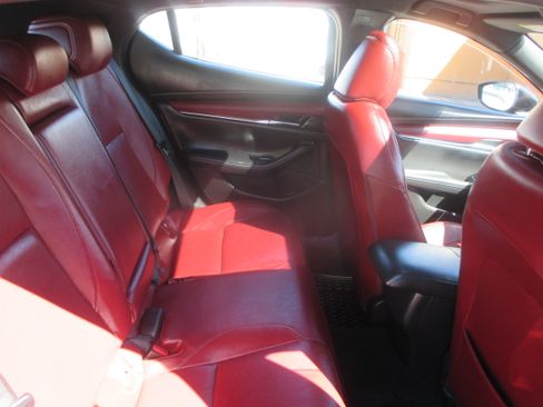 Used 2021 MAZDA MAZDA3 w/ Premium Package image 15