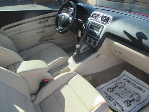 Used 2009 Volkswagen Eos Komfort FWD image 6
