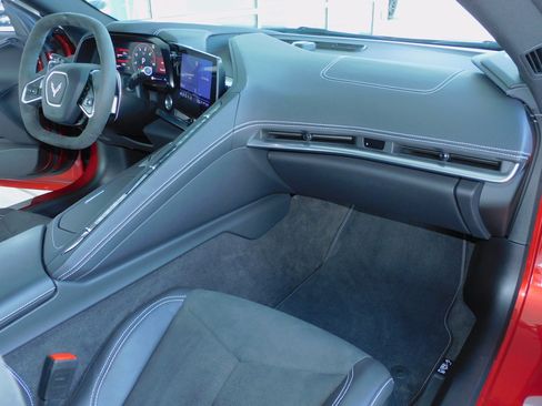 Used 2022 Chevrolet Corvette Stingray Preferred Cpe w/ 2LT RWD image 6