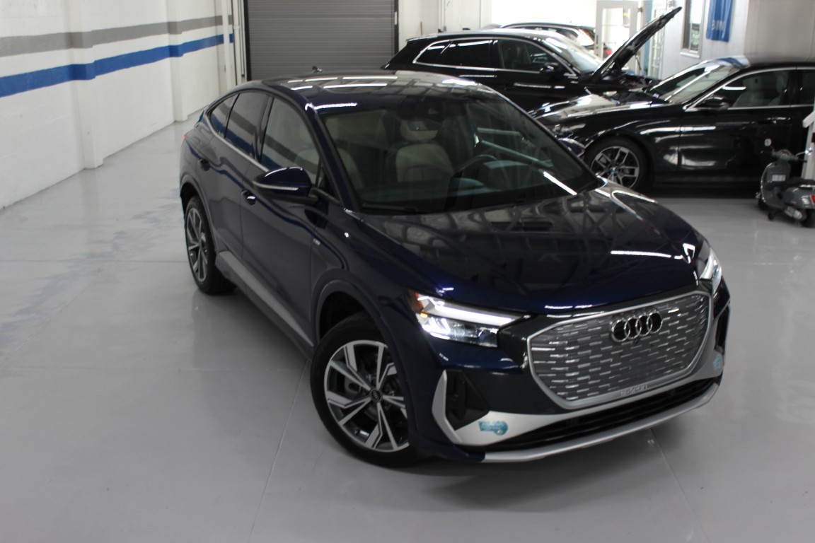 Used 2024 Audi Q4 e-tron quattro Premium Plus Sportback AWD/4WD image 13