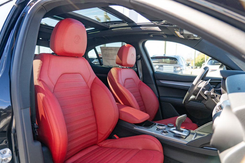 New 2025 Alfa Romeo Stelvio Sprint AWD/4WD image 21