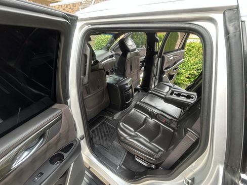 Used 2017 Cadillac Escalade 2WD Platinum image 34
