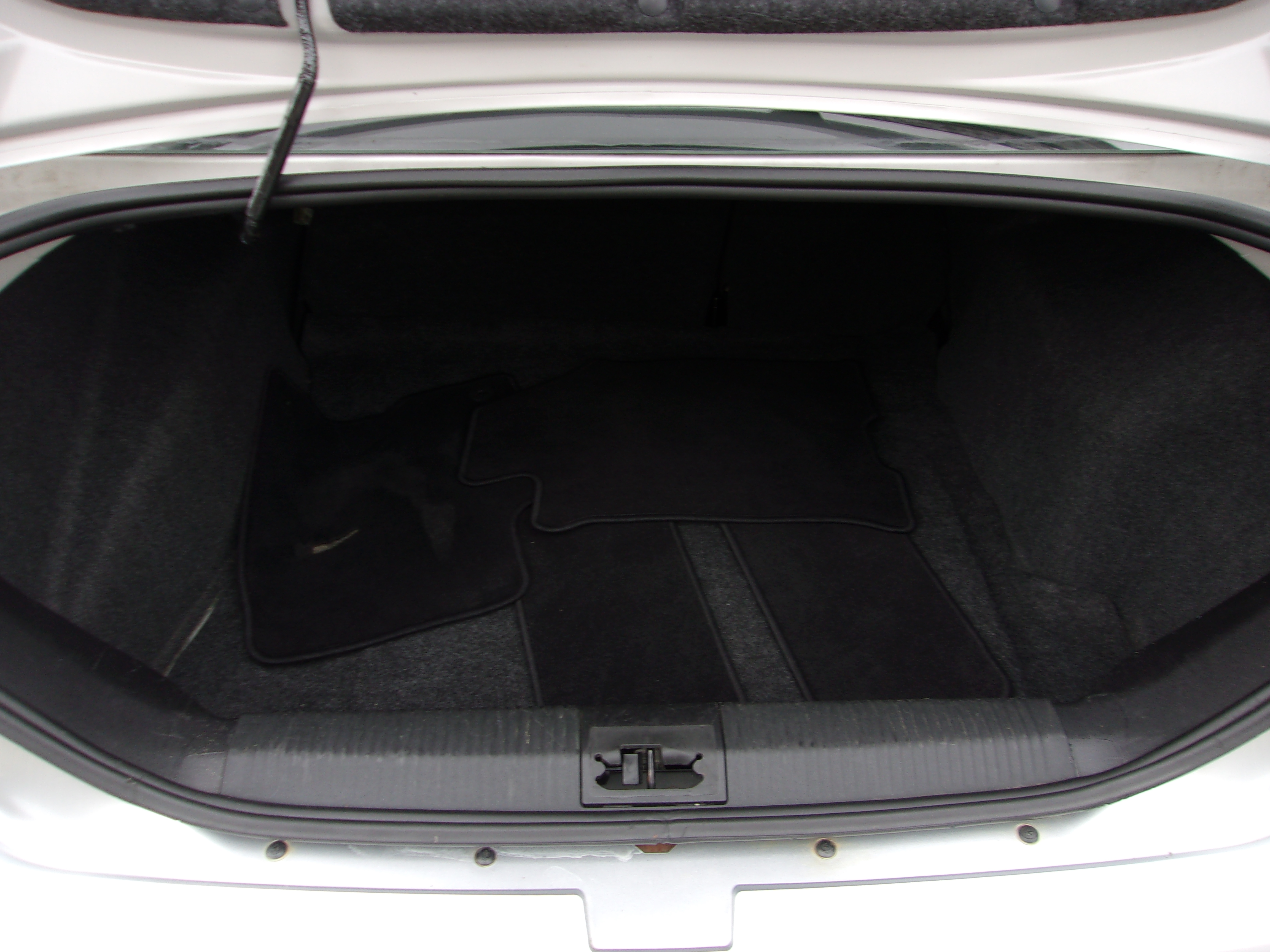 Used 2010 Ford Focus SE Sedan FWD image 7