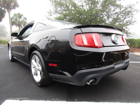 Used 2012 Ford Mustang GT image 3