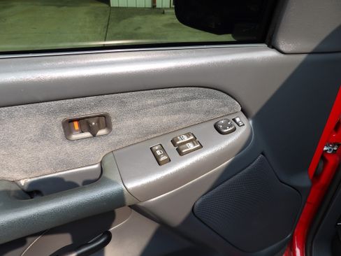 Used 2000 Chevrolet Silverado 1500 LS image 5