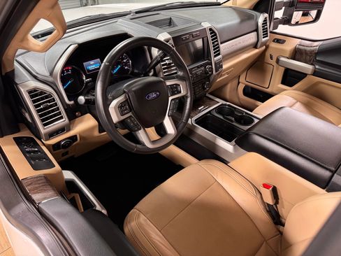 Used 2017 Ford F350 Lariat image 14