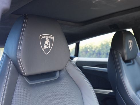 Used 2020 Lamborghini Urus image 13