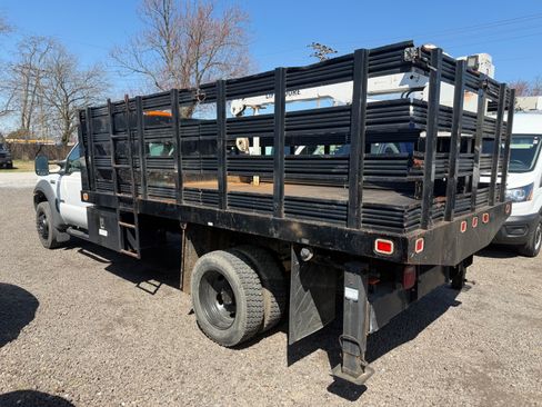 Used 2005 Ford F550 image 3