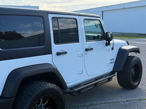 Used 2013 Jeep Wrangler Unlimited Sport image 38