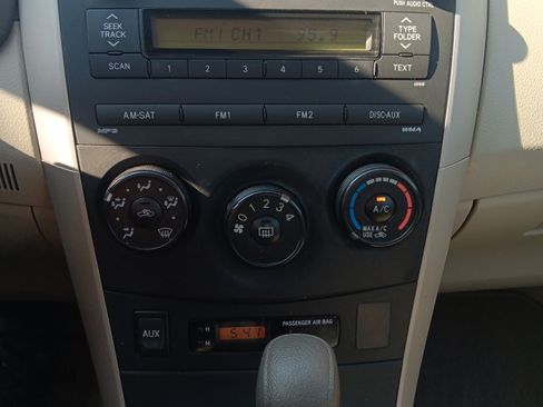 Used 2010 Toyota Corolla LE image 9
