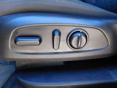 Used 2020 Chevrolet Blazer LT image 13