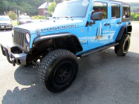 Used 2018 Jeep Wrangler JK 4WD Unlimited Sport image 4