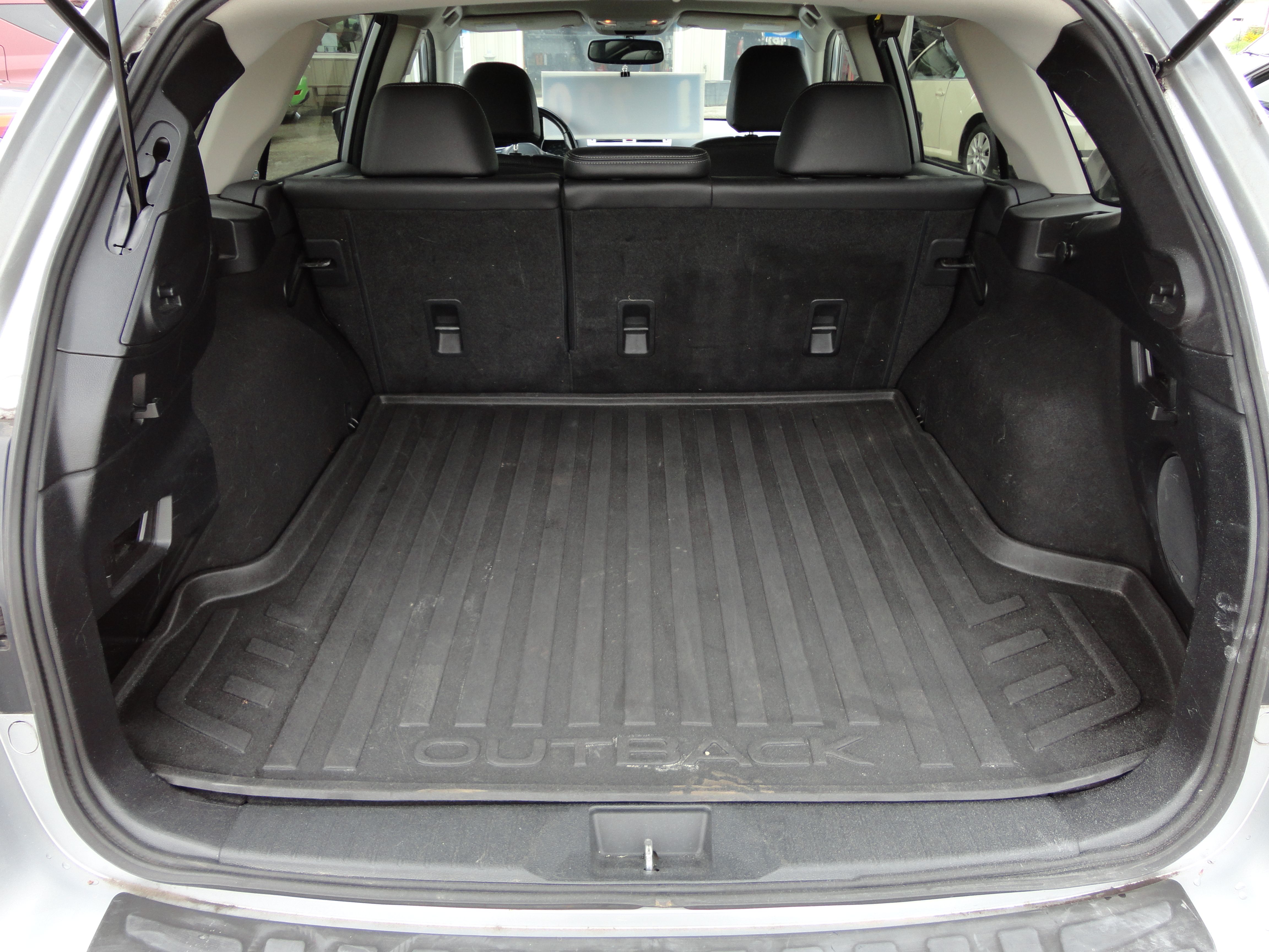 Used 2016 Subaru Outback 2.5i Limited AWD/4WD image 11