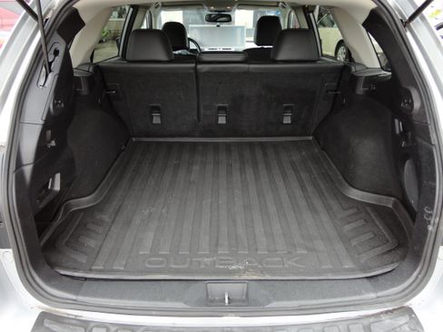 Used 2016 Subaru Outback 2.5i Limited AWD/4WD image 11