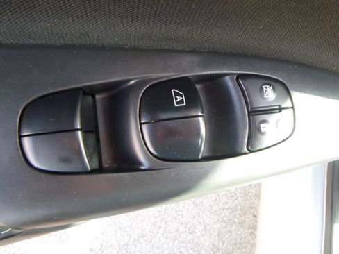 Used 2019 Nissan Sentra SV FWD image 13