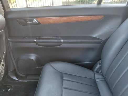 Used 2008 Mercedes-Benz R 350 image 34