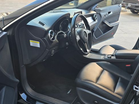 Used 2014 Mercedes-Benz CLA 250 image 25