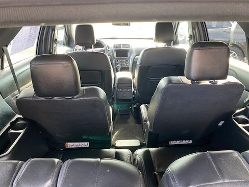 Used 2018 Ford Explorer XLT image 20
