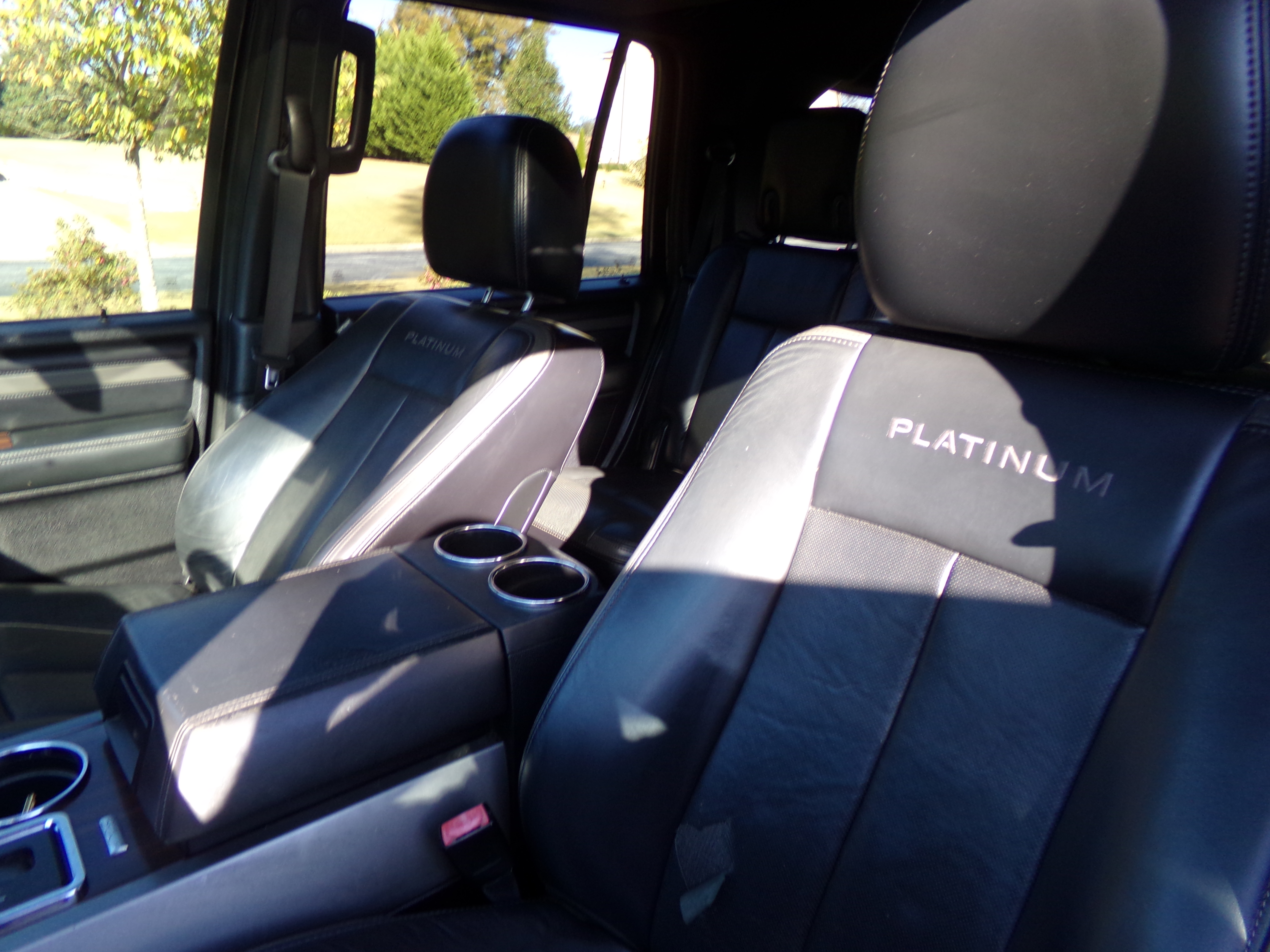 Used 2015 Ford Expedition Platinum AWD/4WD image 14