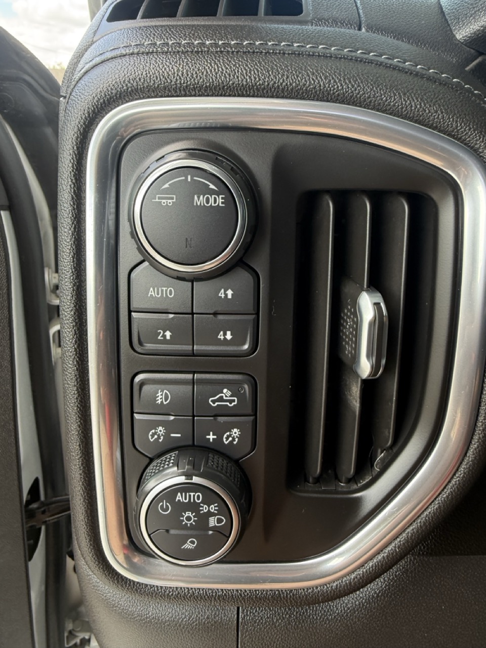 Used 2021 Chevrolet Silverado 1500 4x4 Crew Cab LT Trail Boss image 13