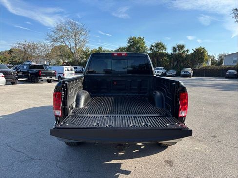 Used 2017 RAM 1500 Classic SLT image 33