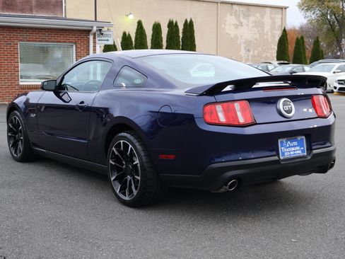 Used 2011 Ford Mustang GT Premium image 4