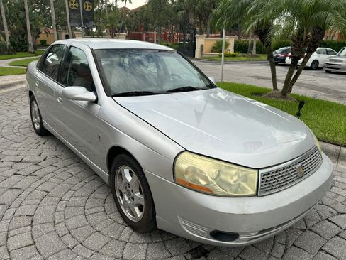 Used 2005 Saturn L-Series L300 image 2