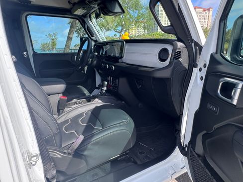 Used 2024 Jeep Wrangler 4WD Unlimited Sport image 70