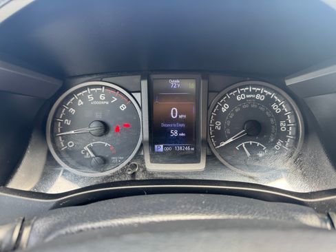 Used 2018 Toyota Tacoma TRD Sport RWD image 27