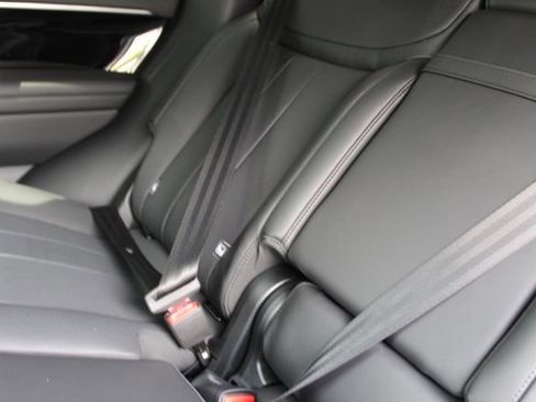 New 2025 Land Rover Range Rover SE image 20