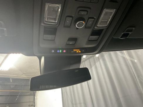 Used 2023 GMC Yukon XL SLT image 27