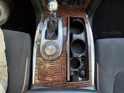 Used 2017 Nissan Armada SV image 25