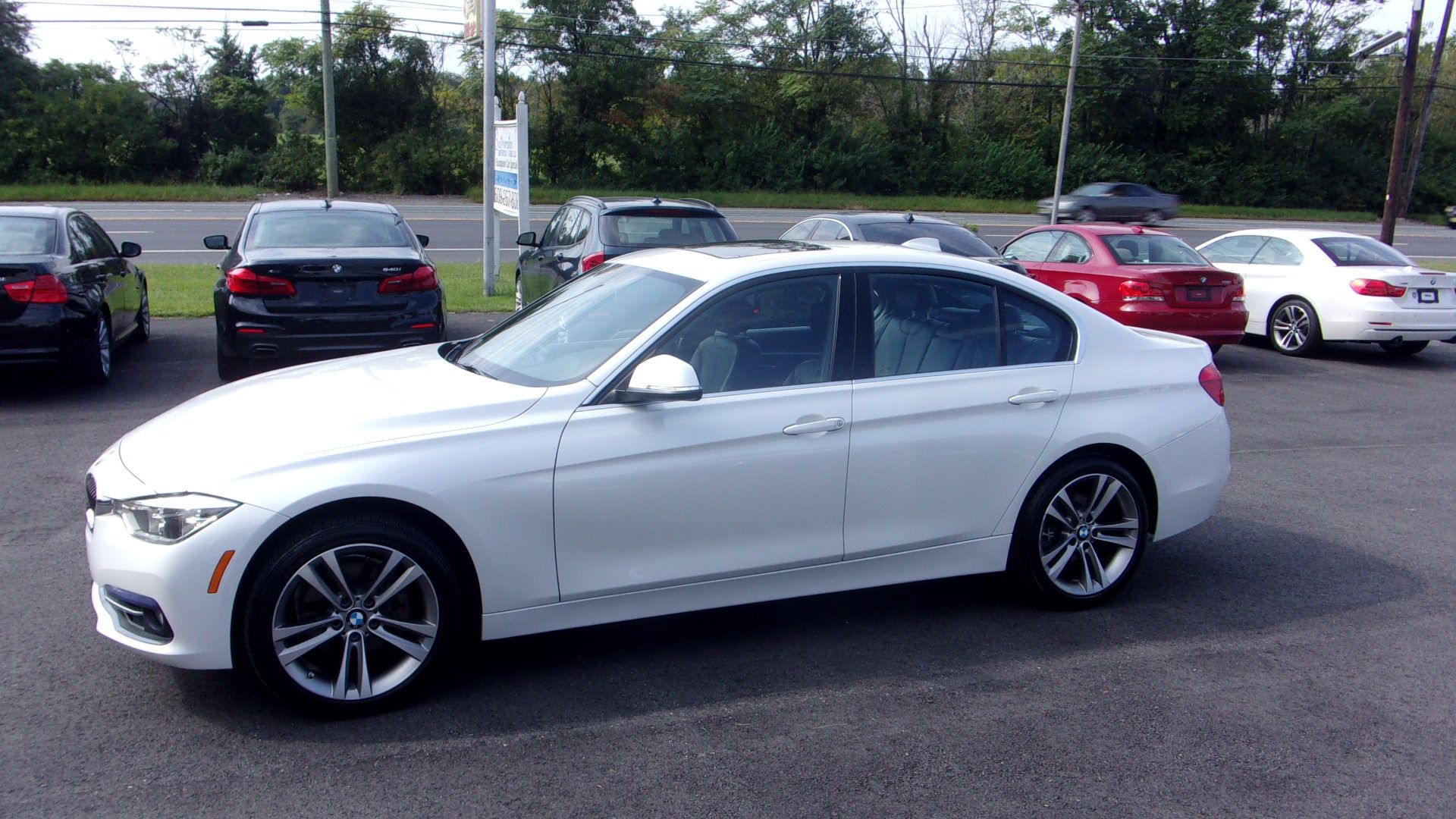 Used 2018 BMW 330i xDrive Sedan AWD/4WD image 14