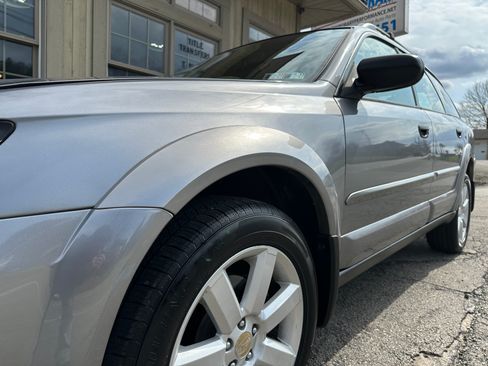 Used 2009 Subaru Outback 2.5i Special Edition image 9