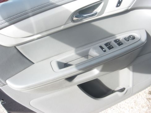 Used 2015 Chevrolet Traverse LS image 8