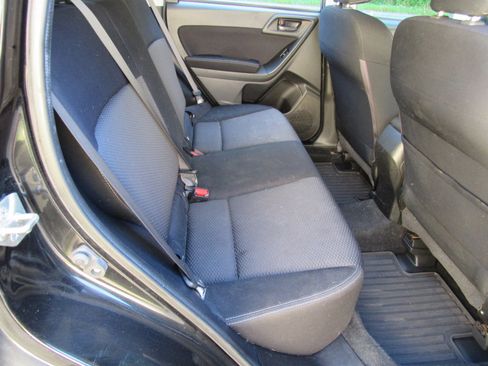 Used 2014 Subaru Forester 2.5i AWD/4WD image 17