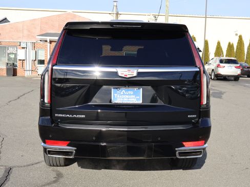 Used 2024 Cadillac Escalade ESV Luxury image 7