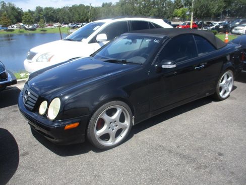 Used 2001 Mercedes-Benz CLK 320 image 2