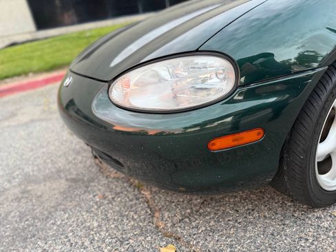 Used 1999 MAZDA MX-5 Miata M-Edition RWD image 22
