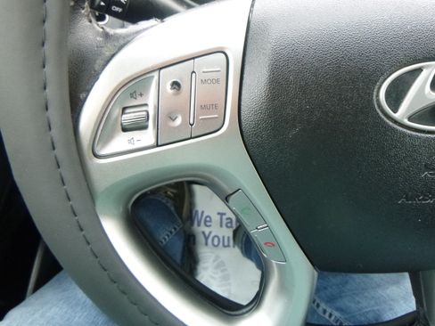 Used 2012 Hyundai Tucson GLS image 8