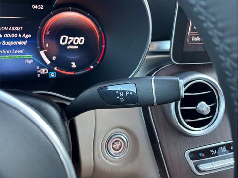 Used 2020 Mercedes-Benz GLC 300 image 36