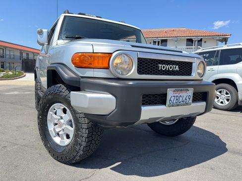 Used 2007 Toyota FJ Cruiser image 16